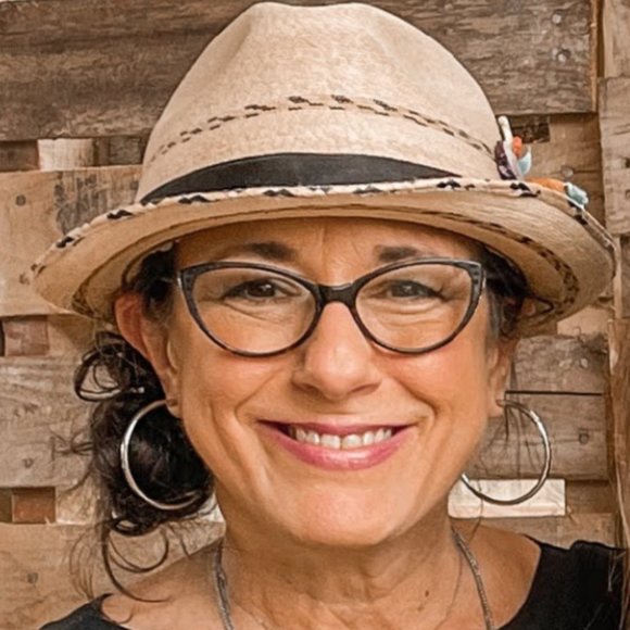 Meet your Posher, Cherie - Picture 2 of 3